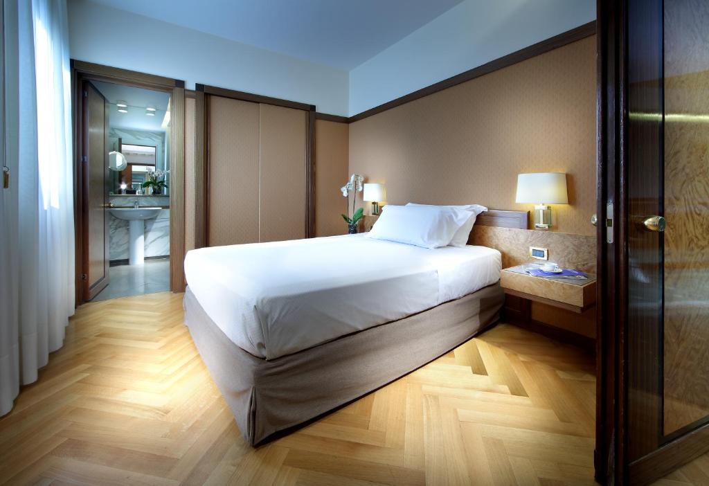 Room, Single, French Bed