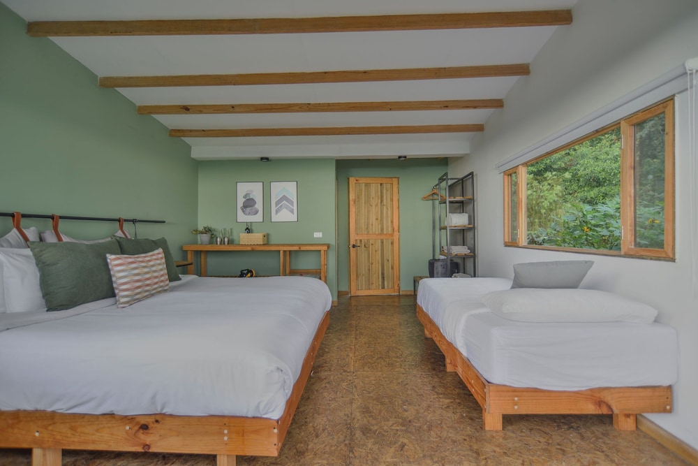 COMFORT, CABIN, GARDEN VIEW
