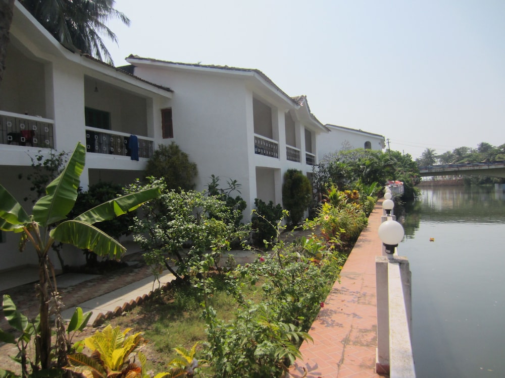 Hotel Riverside 37/44