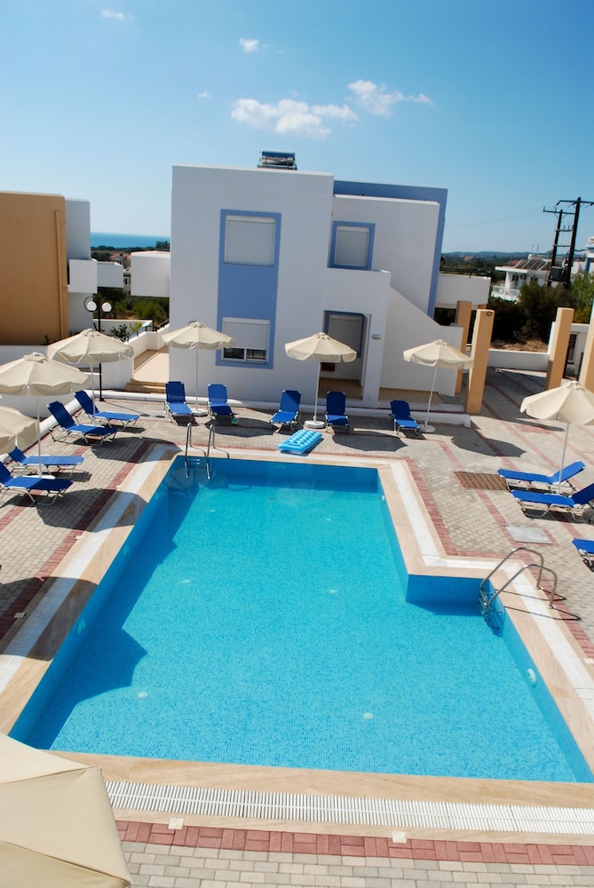Gennadi Gardens Apartments 21/25