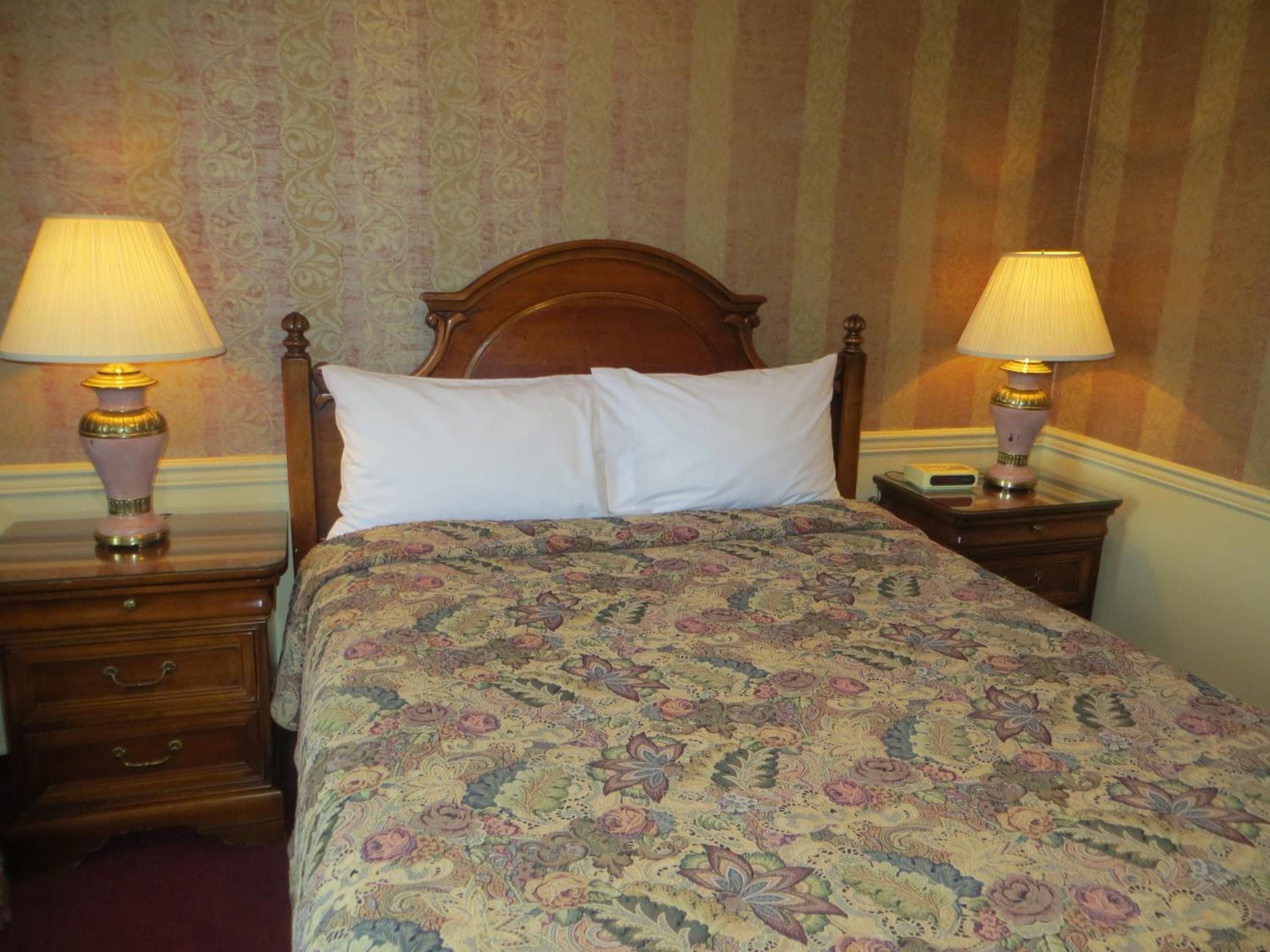 Athabasca Hotel 17/50
