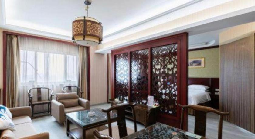 Vienna Hotel (Yangzhou Wenchang Pavilion) 24/40