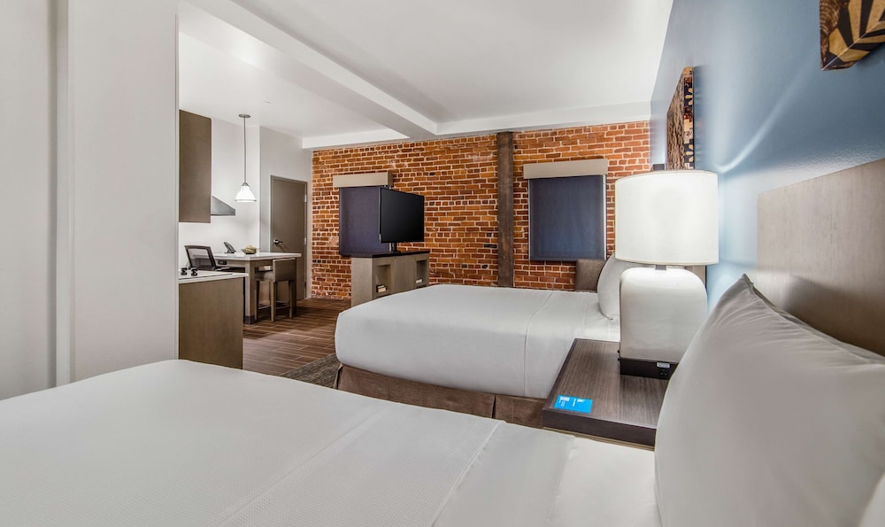 STUDIO, SUITE, 2 QUEEN BEDS, KITCHEN, ACCESSIBLE