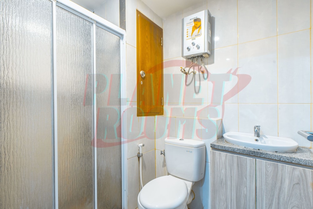8rooms @ Grand Kamala Lagoon 32/34