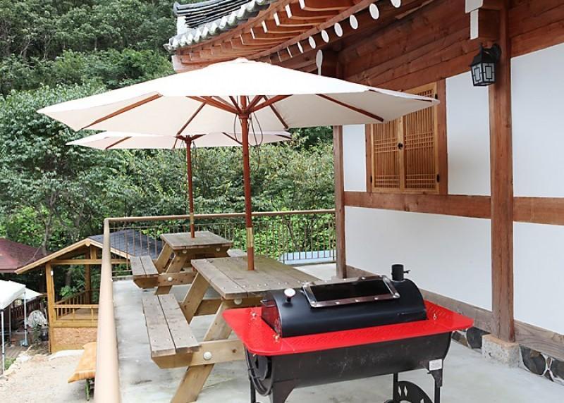 Hongcheon Giwajip Punggyeong Pension 5/7