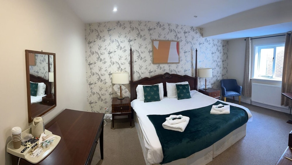 غرفة ديلوكس بسرير مزدوج، The Rose and Crown Hotel 6/10