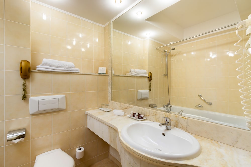 Mcc Mazurkas Conference Centre Hotel 11/50