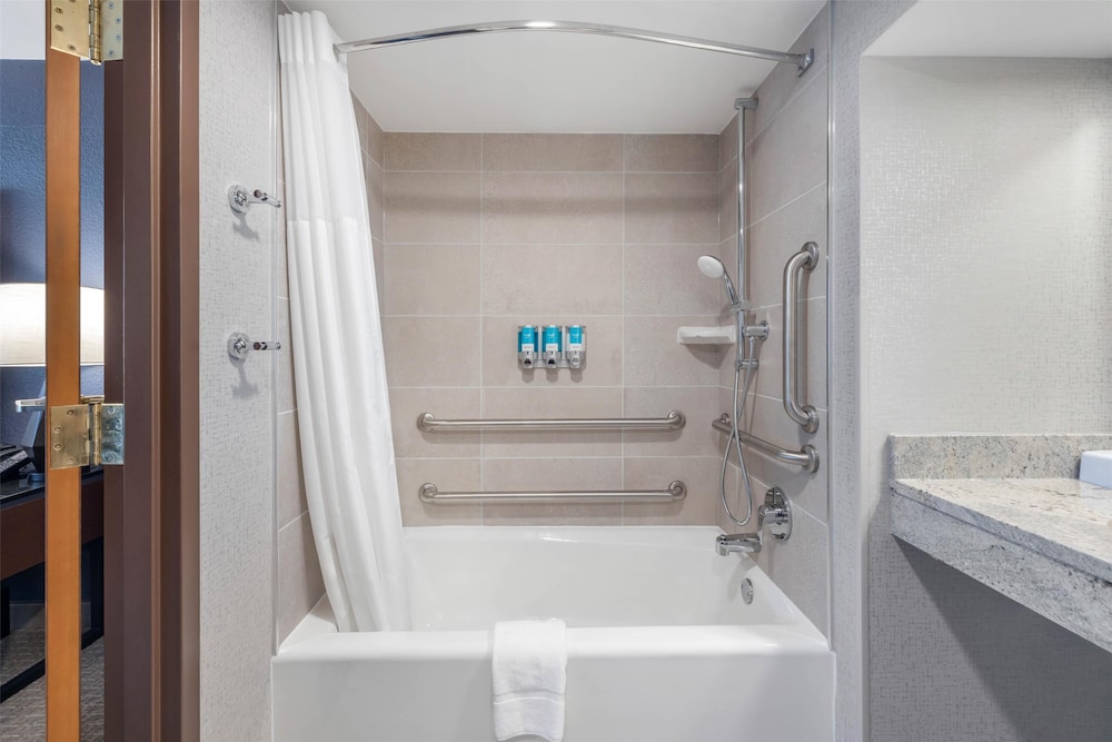 Drury Inn and Suites Paducah 49/50
