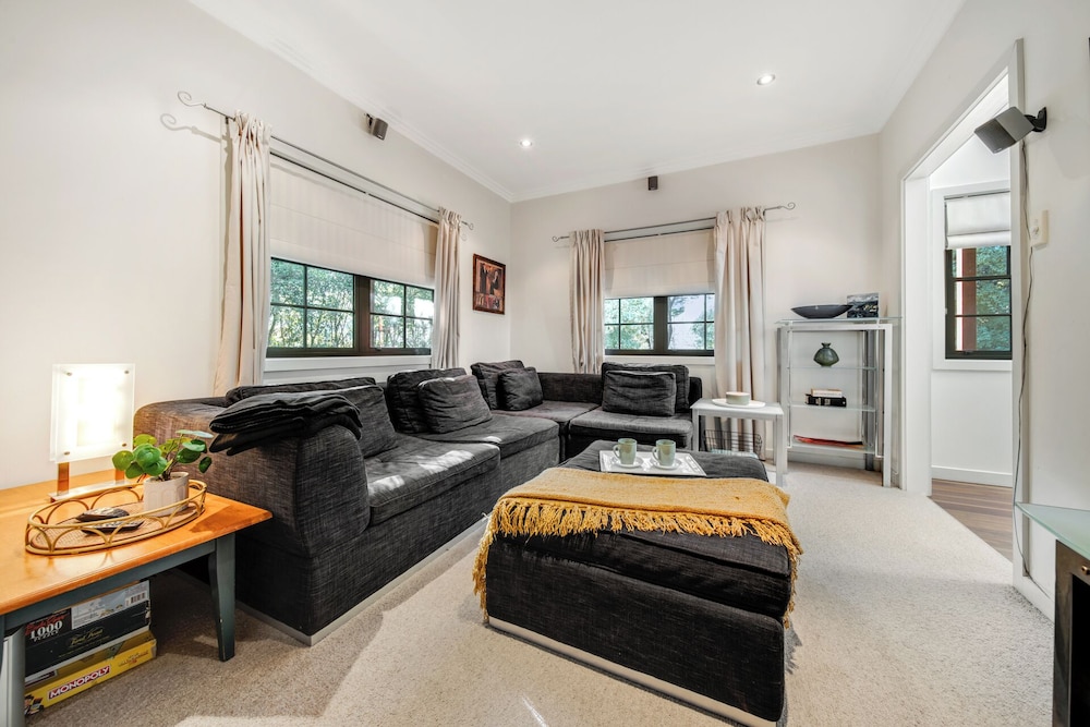 WHISPERING PINES BOUTIQUE ACCOMMODATION 33/50