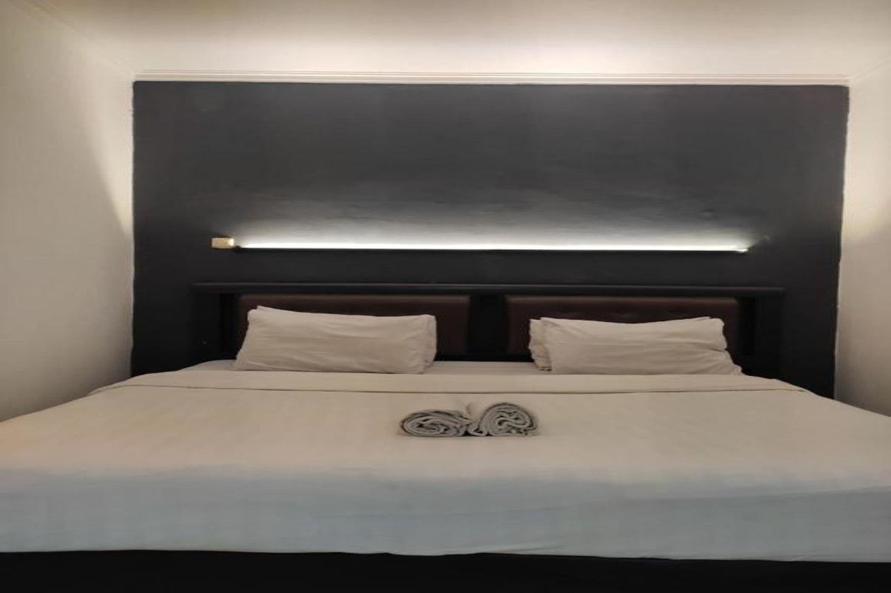 Grand Charis Hotel Tulungagung 14/20