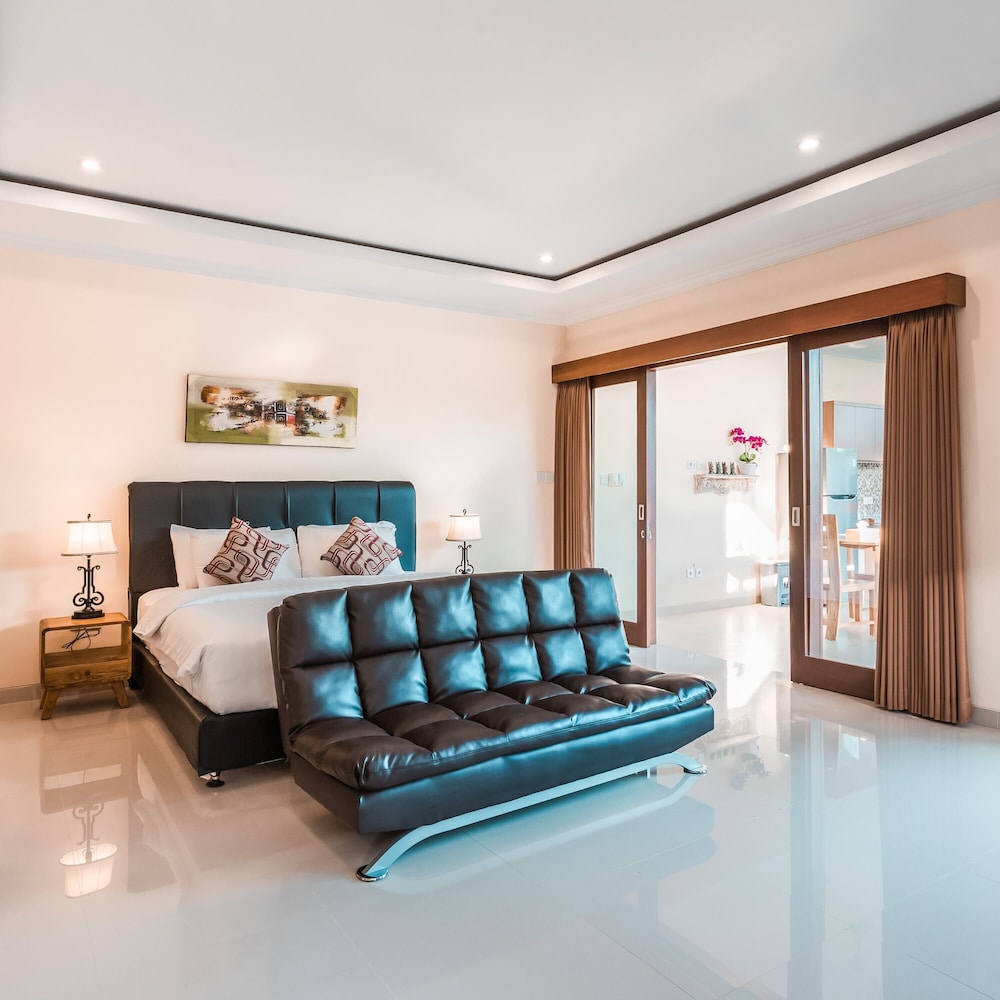 Kubu Petitenget Suite Seminyak 30/63