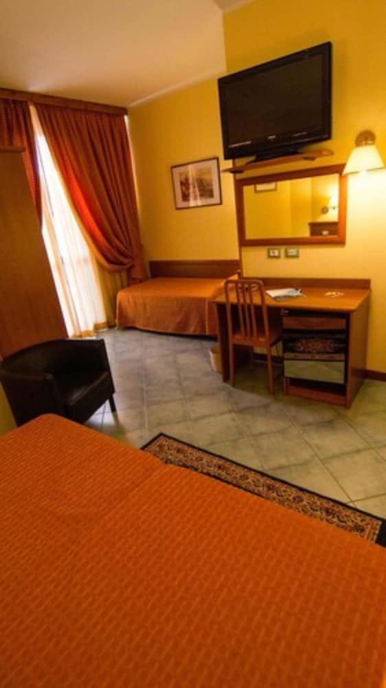 HOTEL DEGLI AMICI 14/42
