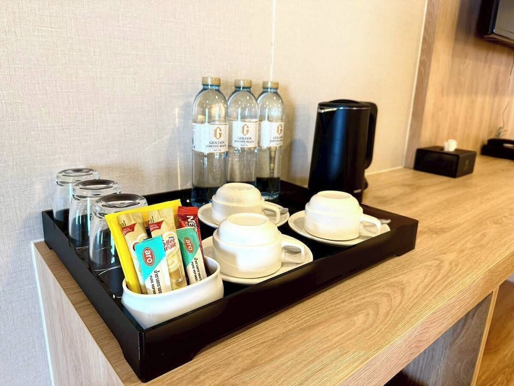 Golden Jomtien Beach Hotel 85/100