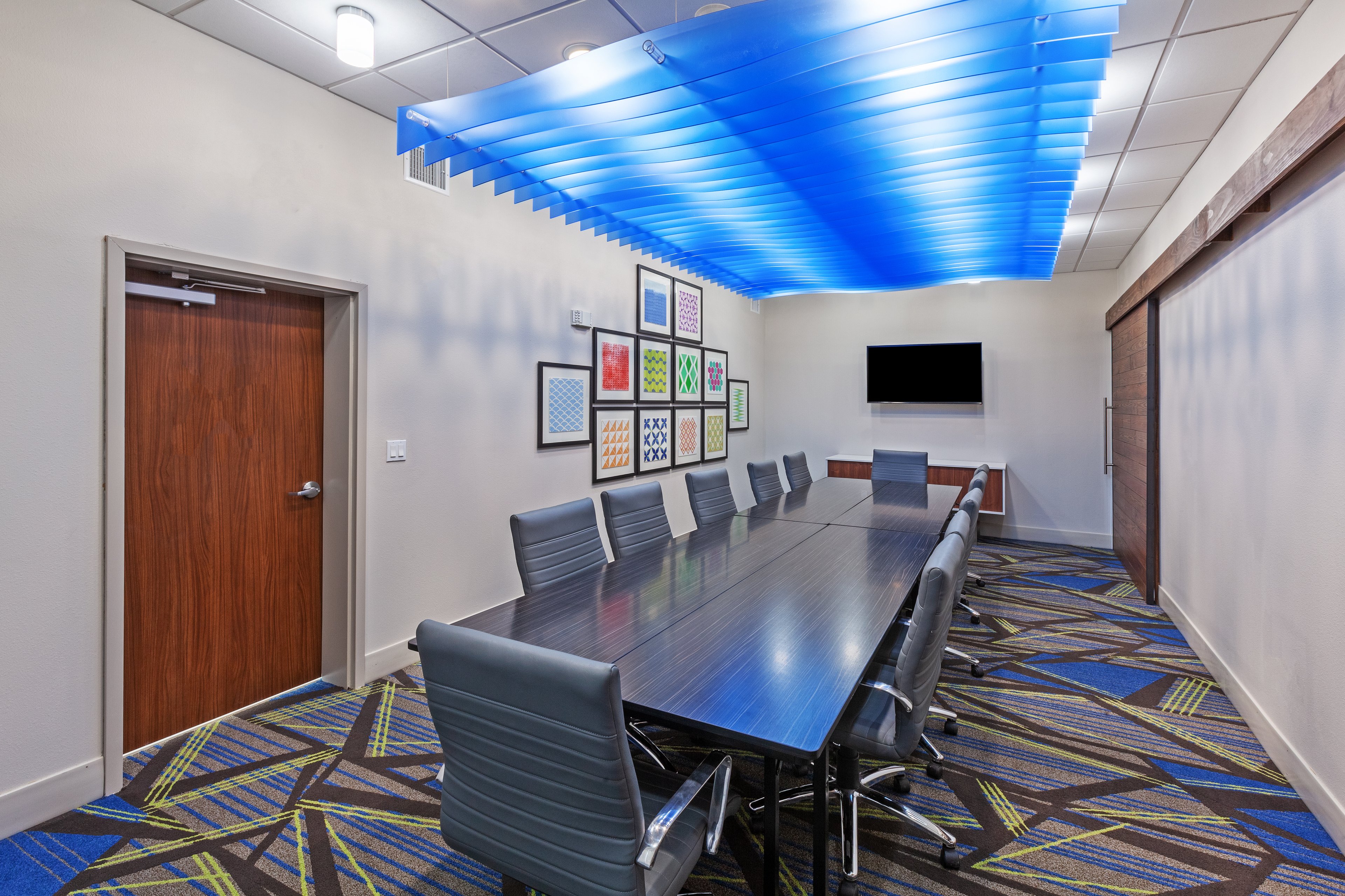 Holiday Inn Express Suites Brenham South 44/46