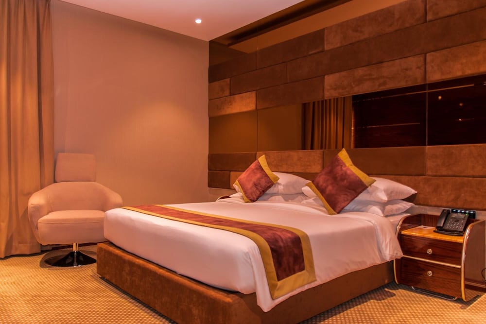 City Park Hotel Apartments 15/64