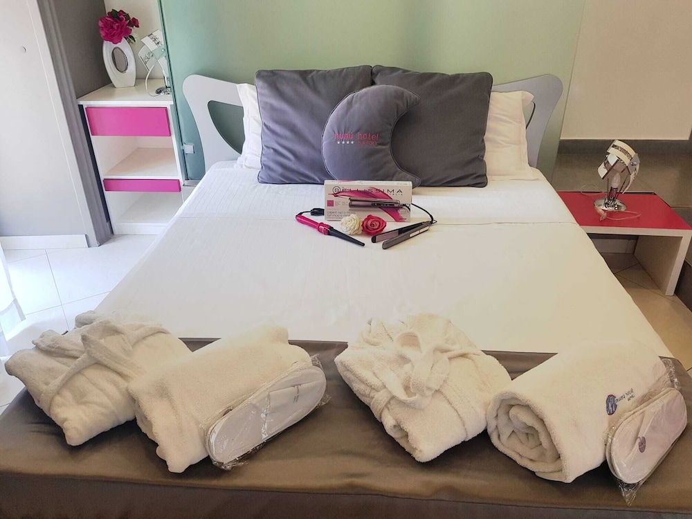 Hotel Nunu 32/50