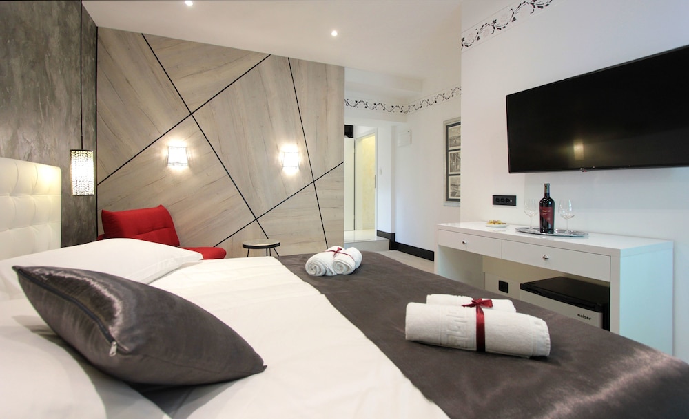 Well Of Life Luxury Rooms 1/26