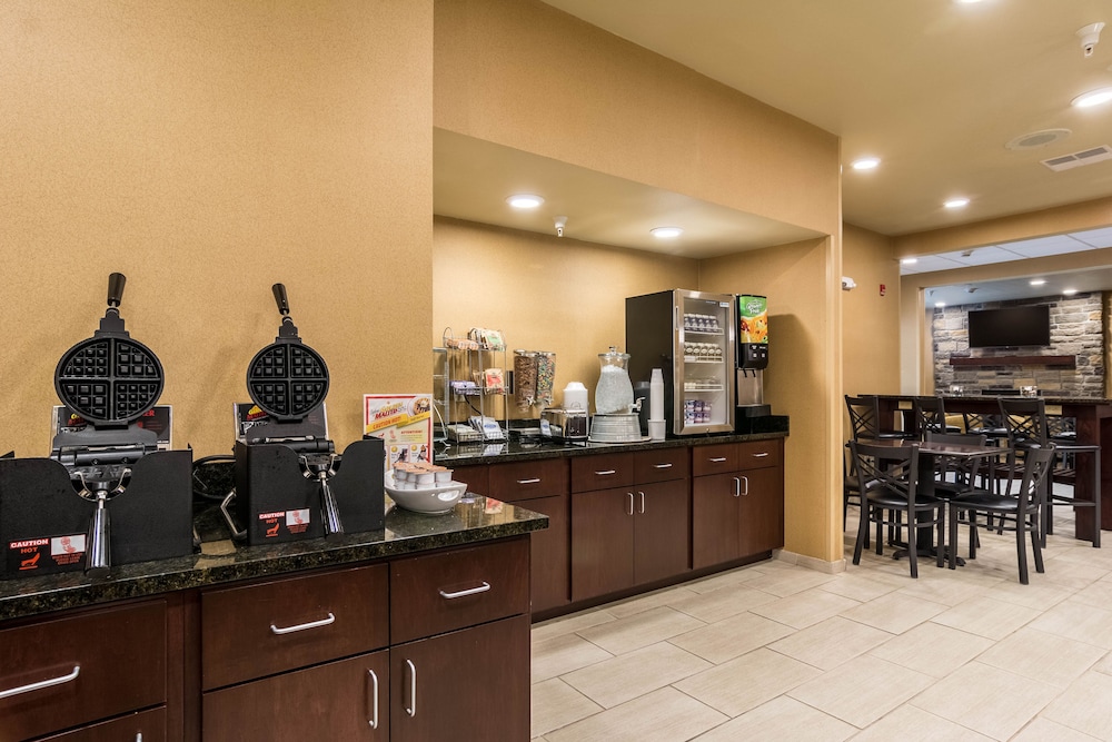 Cobblestone Hotel And Suites Harborcreek 34/53
