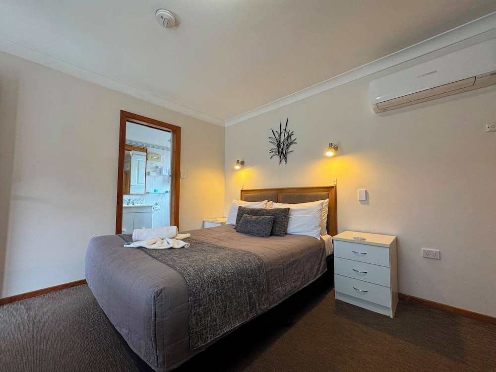 KARUAH MOTOR INN 15/59