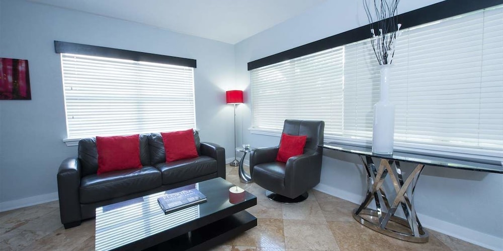 SUITES ON SOUTH BEACH 46/65