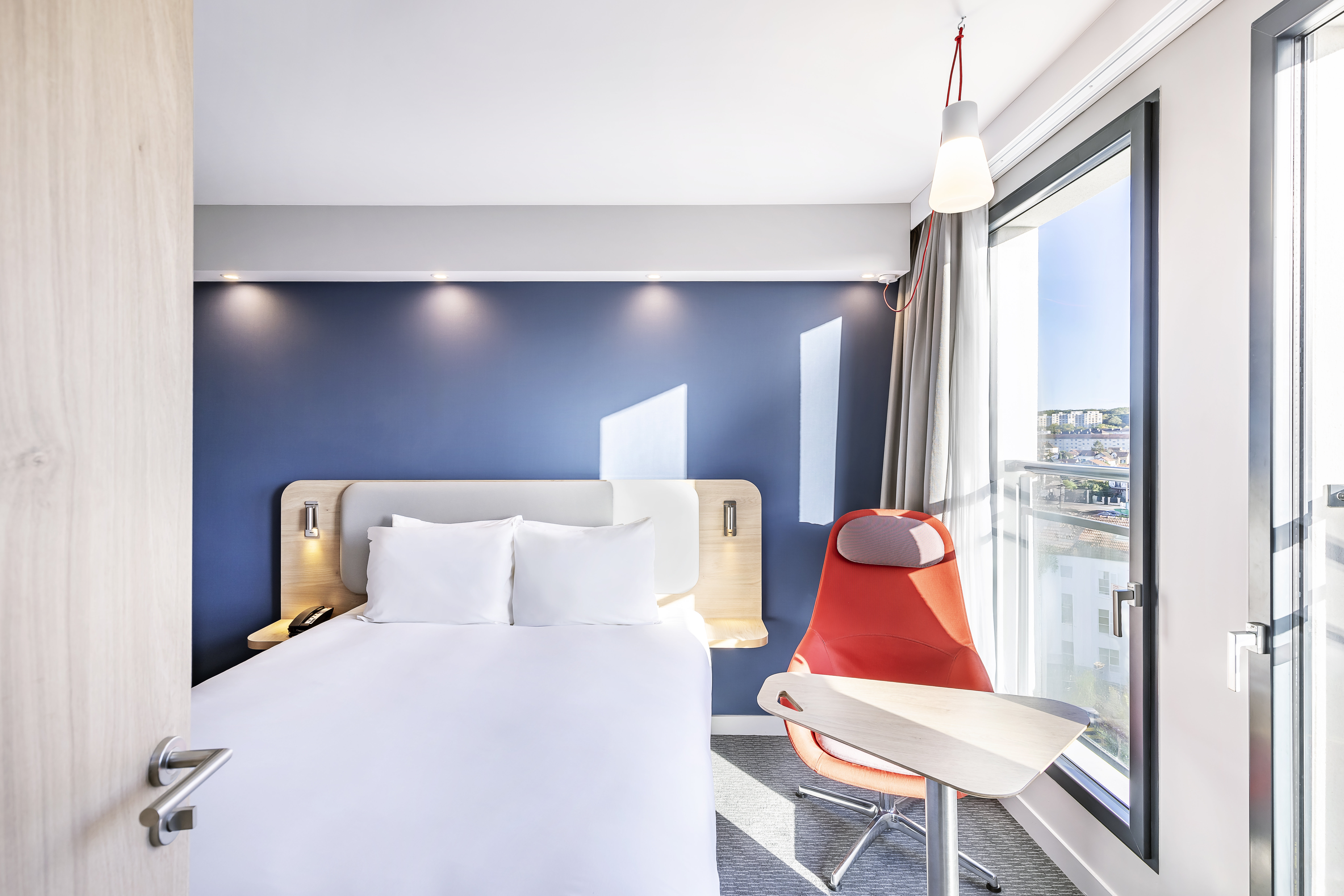 غرفة قياسية بسرير كوين لذوي الإعاقة، Holiday Inn Express Paris - Poissy, an IHG Hotel 3/6