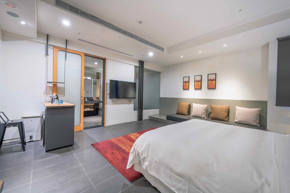 No.9 Hotel 22/76