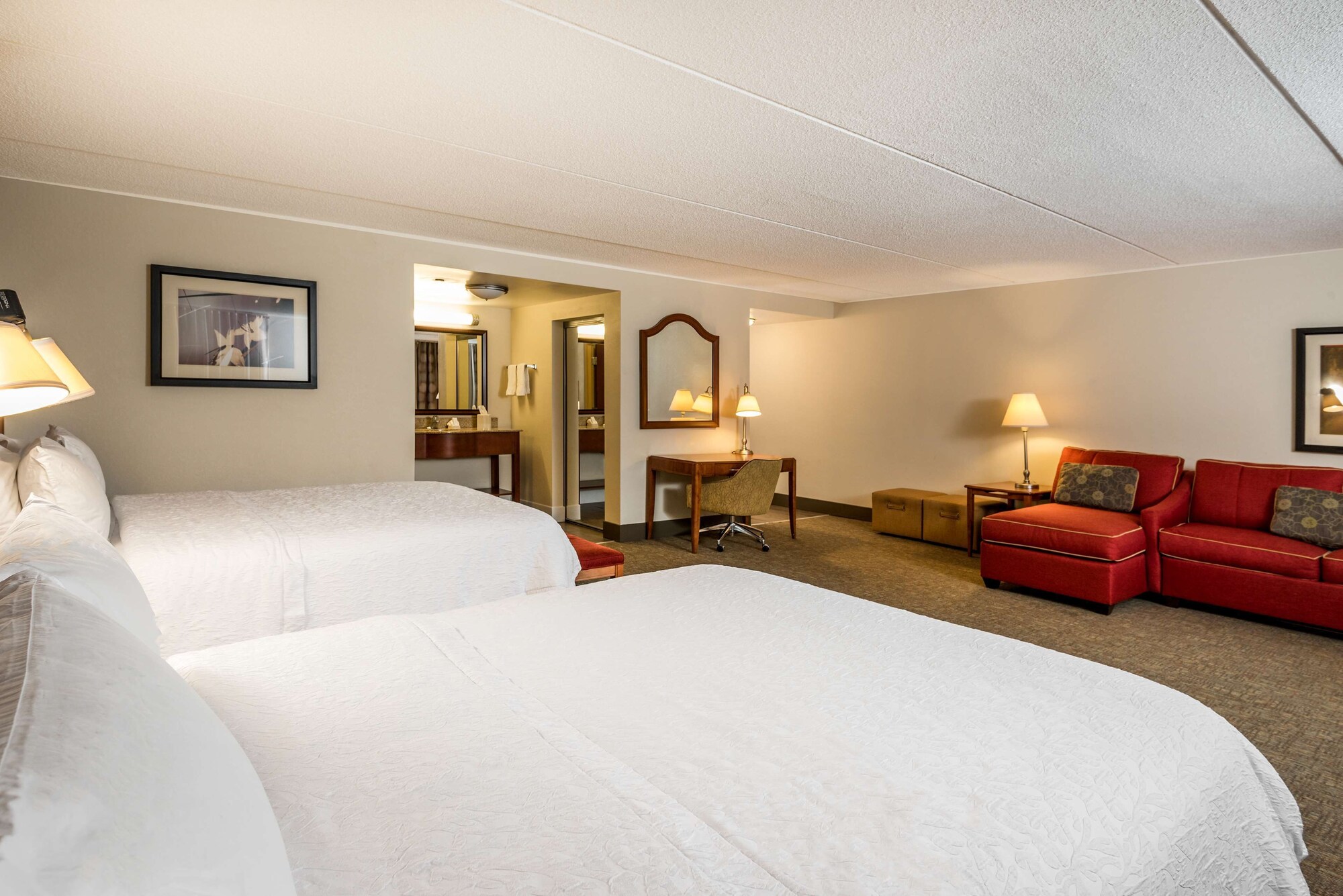 Room, 2 Queen Beds, Sofa, Hampton Inn Roanoke/Hollins - I-81 4/5