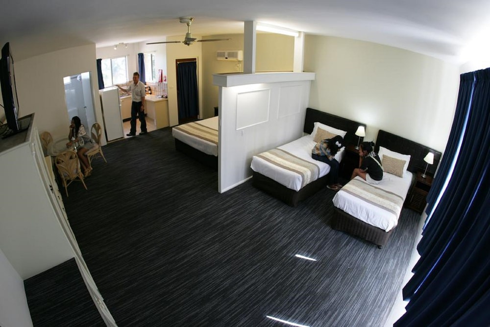 Sanctuary Resort Motor Inn 25/30