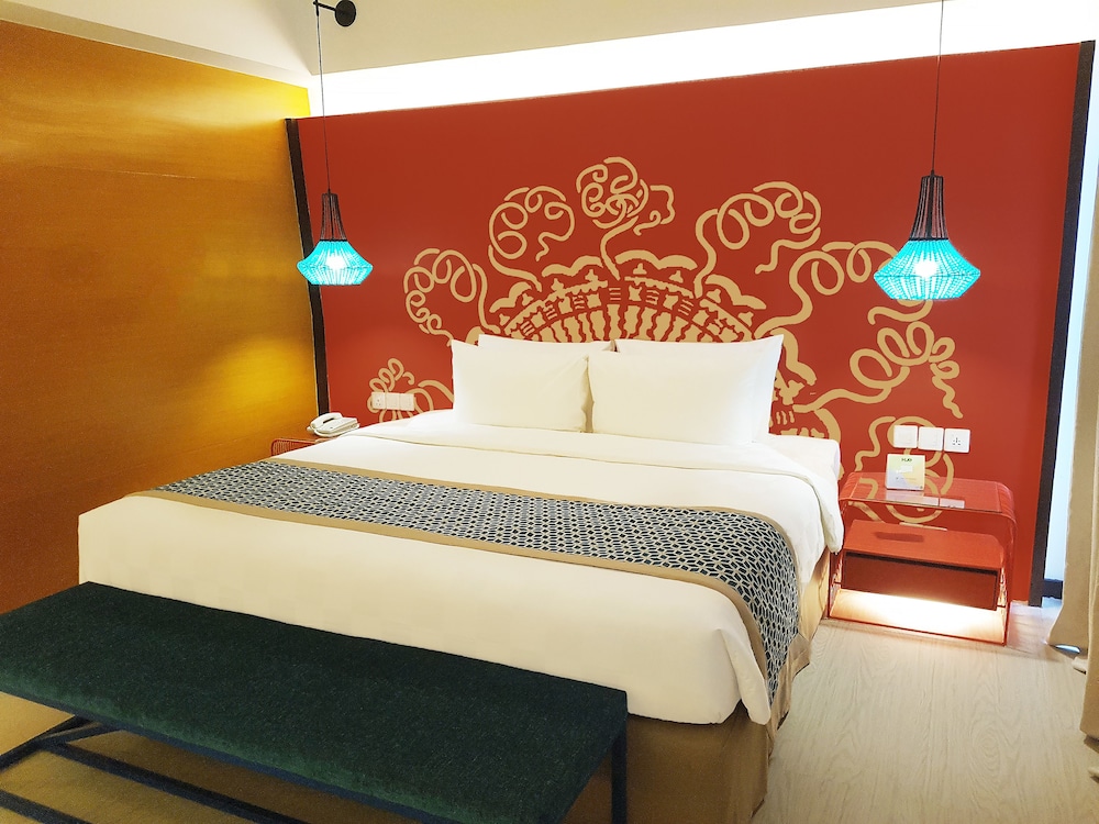 Hue Hotels Resorts Boracay 24/67