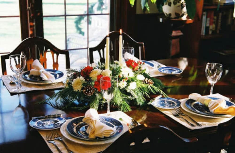 Isaiah Jones Homestead Bed & Breakfast 40/50
