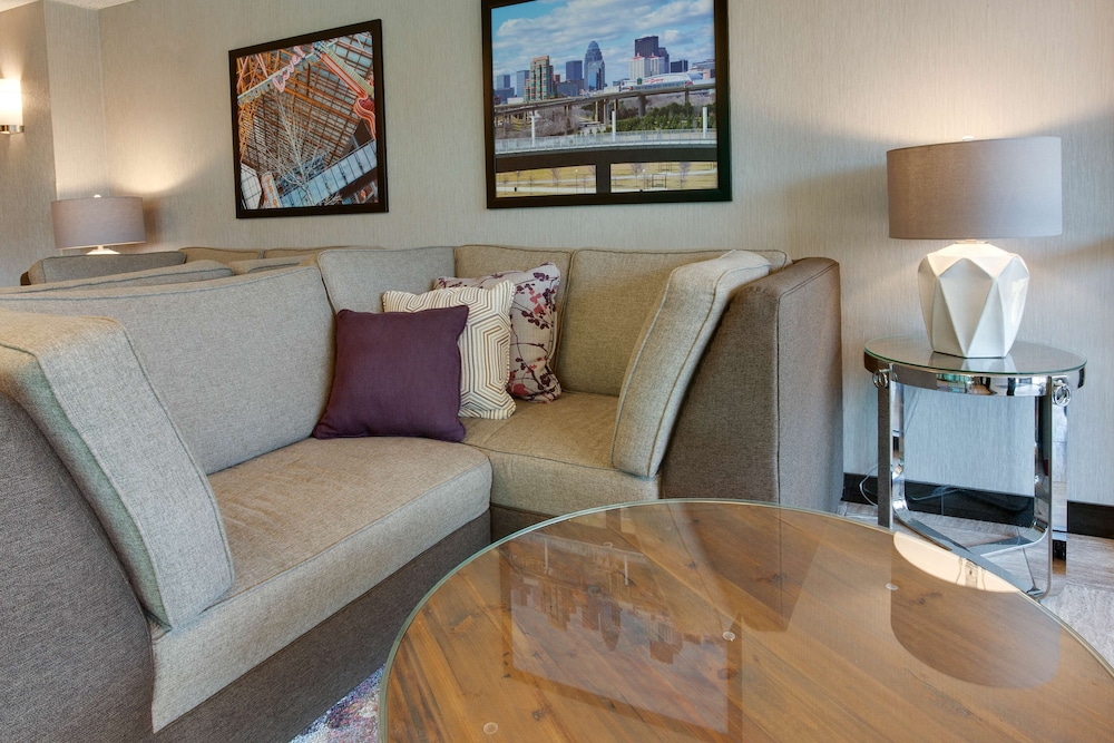 Drury Inn and Suites Louisville East 29/40
