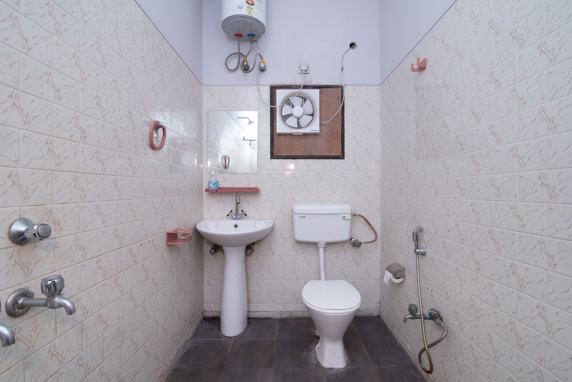 FEMALE DORM, FEMALE ONLY, 4 BEDS