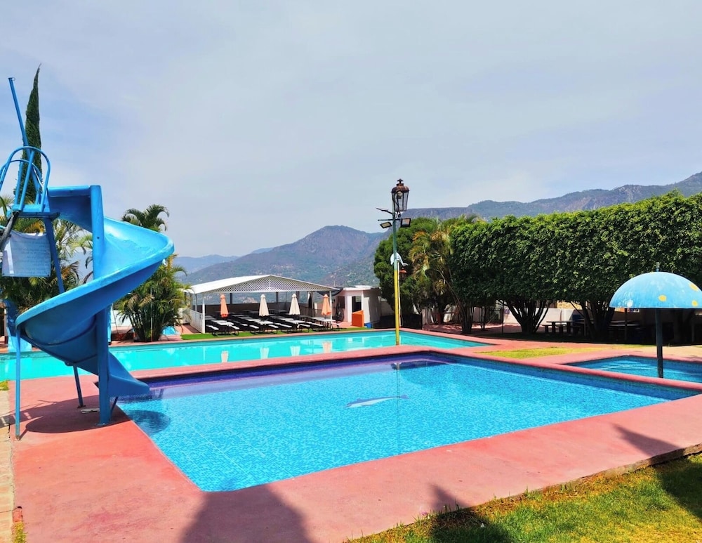 Resort y Balneario Los Angeles 25/50