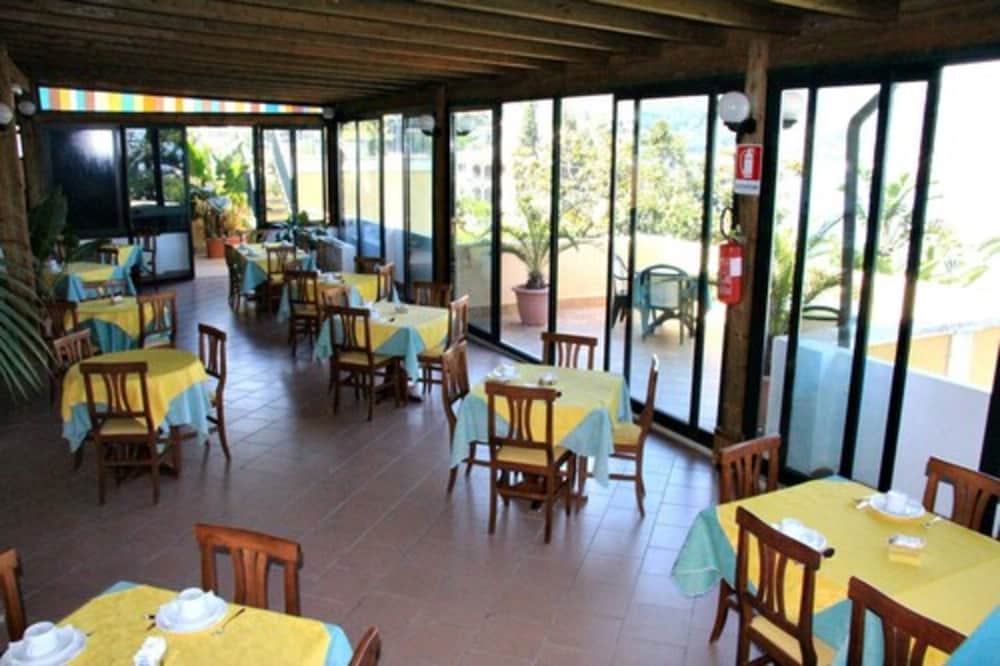 Hotel Baia Delle Sirene 63/80