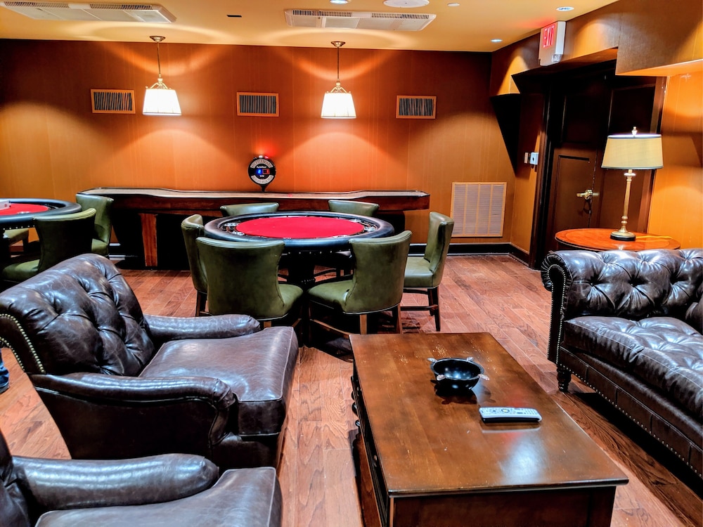 The Hotel Settles 19/35