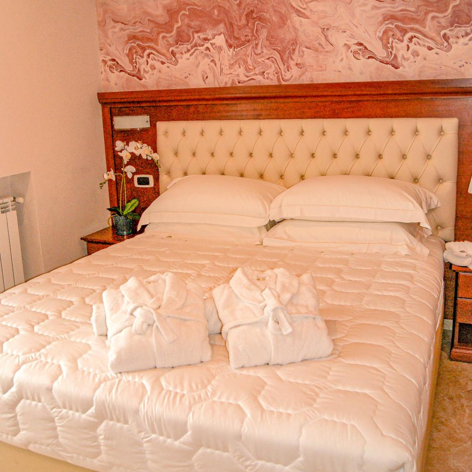 جناح بسرير فردي، Esposizione Luxury Rome 7/10