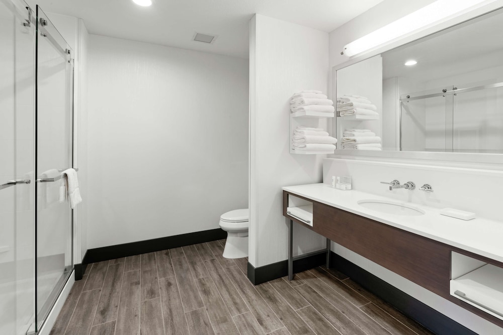 Hampton Inn & Suites Spokane Downtown-South 14/56