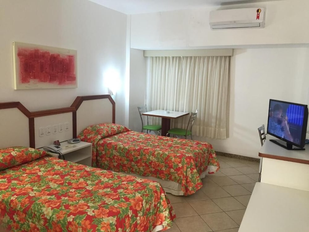 LORD PLAZA HOTEL 18/28