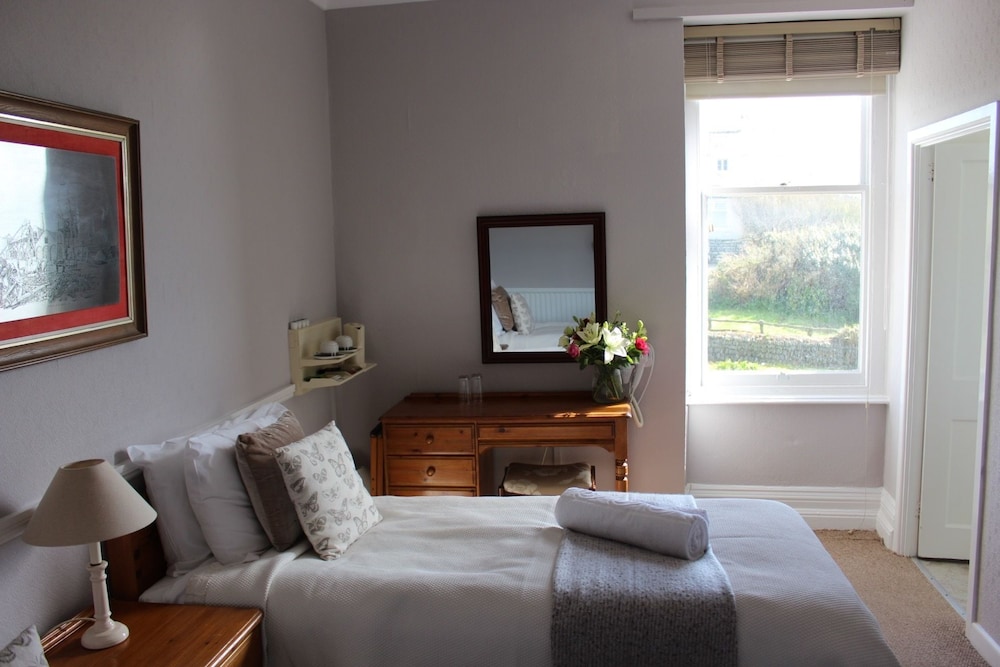 Housel Bay Hotel 43/62