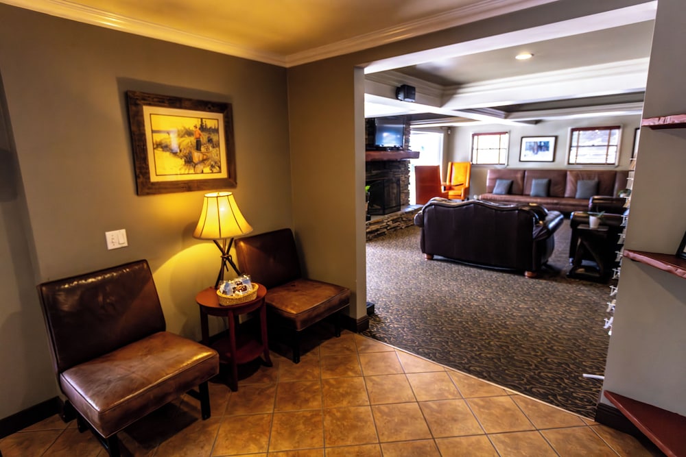Mammoth Creek Inn 47/59