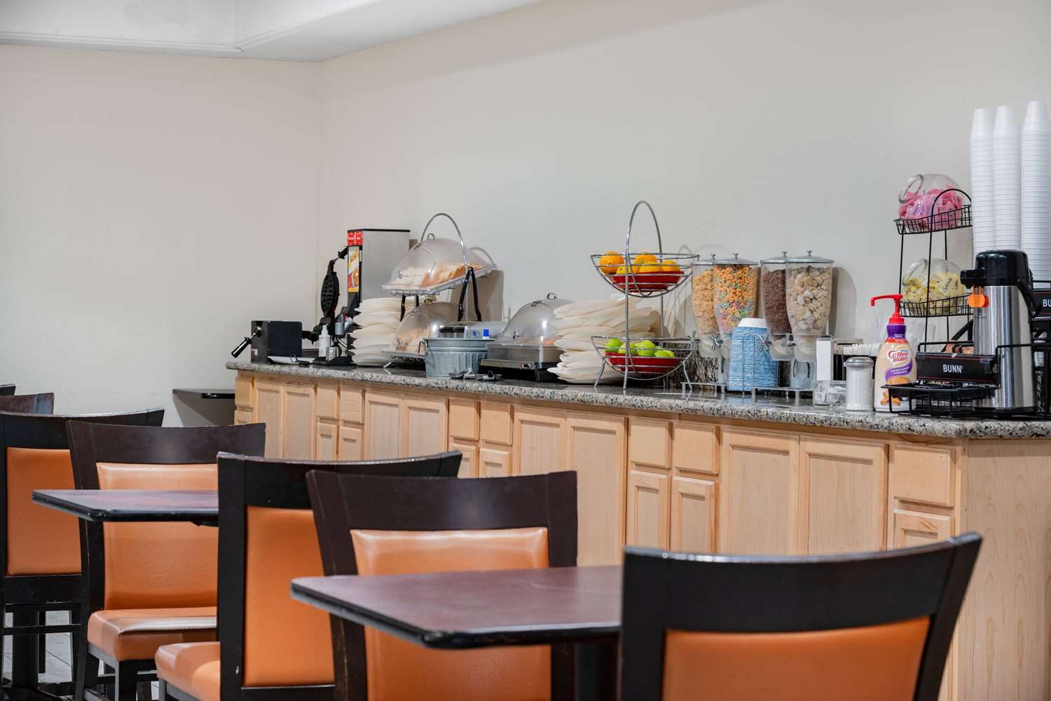 Ramada by Wyndham Bakersfield North 30/44