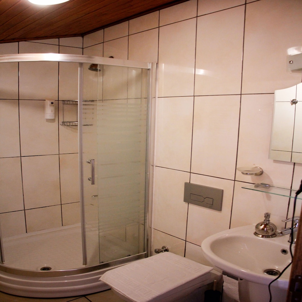 Limon Otel 35/36