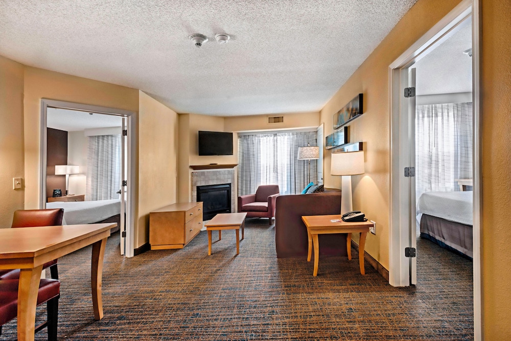 Residence Inn Mt Laurel At Bishop S Gate 24/40