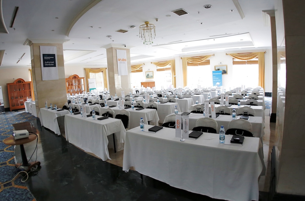 Ic Hotels Airport 59/69