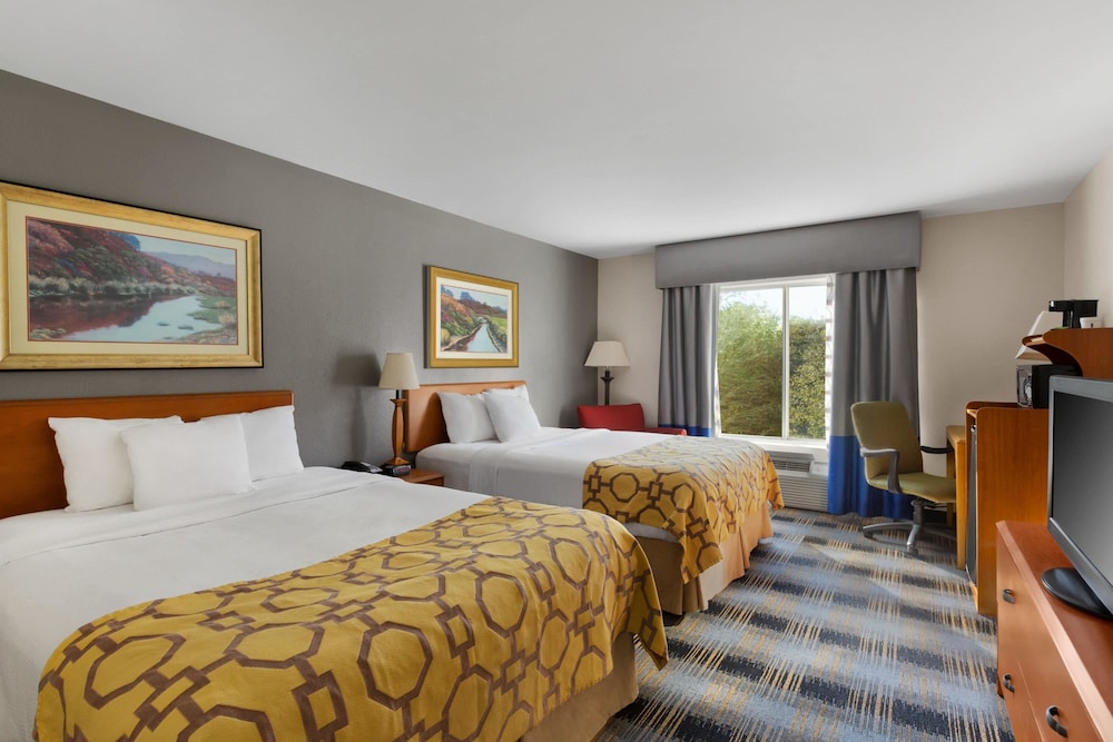 Baymont by Wyndham Lithia Springs Atlanta 8/28
