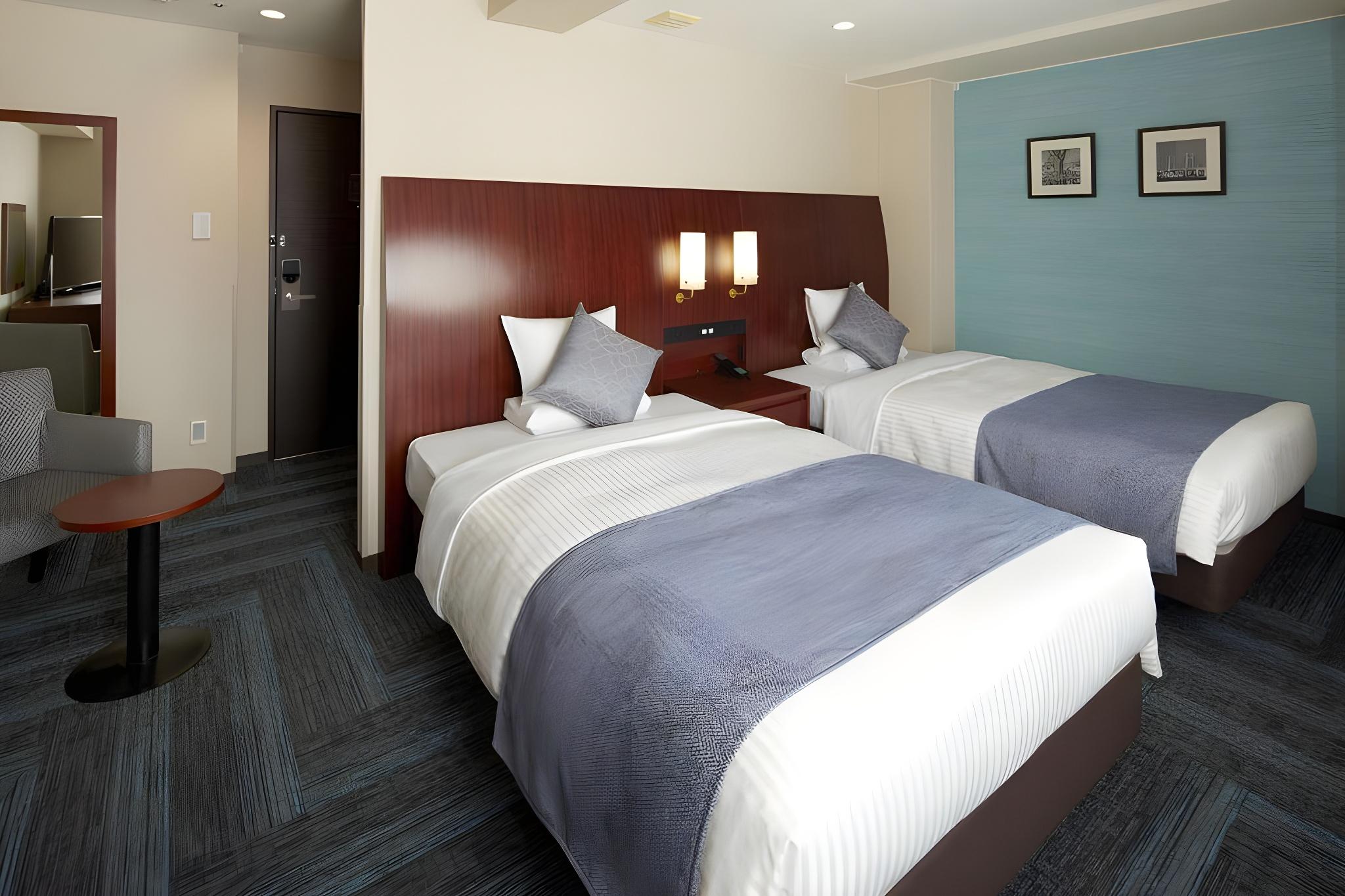 Room, Twin Beds, No Cleaning Services