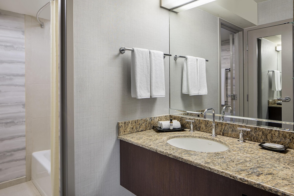 غرفة بسرير كينج، Hyatt Regency DFW International Airport 4/6