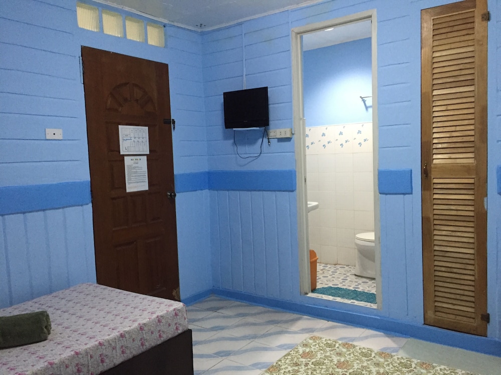 Hayward Travel Inn 51/55