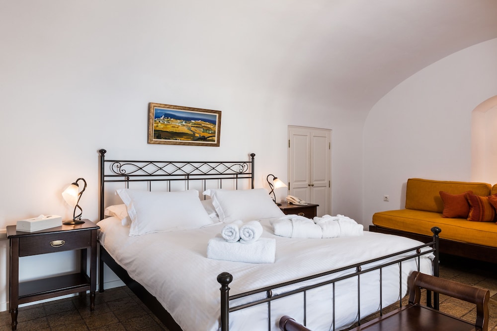Pantelia Suites Santorini 24/71
