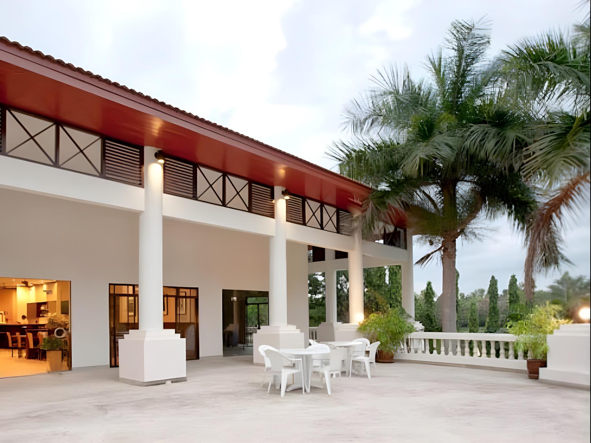 Panorama Golf And Country Club in Sikhio